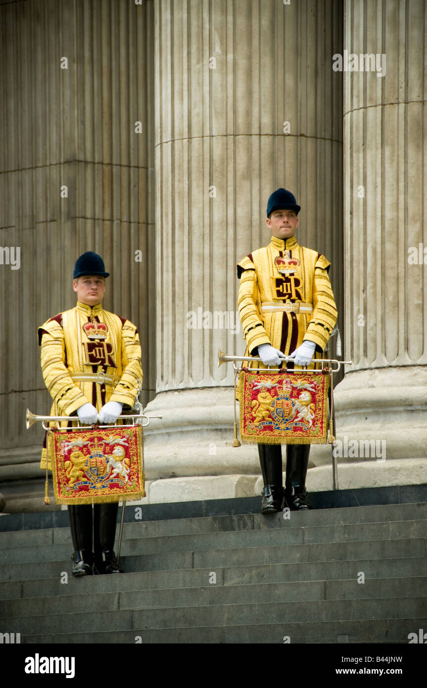 Les trompettistes de la Life Guards en robe de l'État Banque D'Images