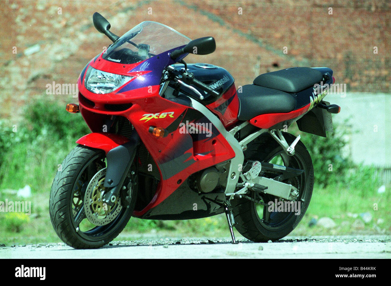 Moto Kawasaki ZX6 Juin 1998 Photo Stock - Alamy