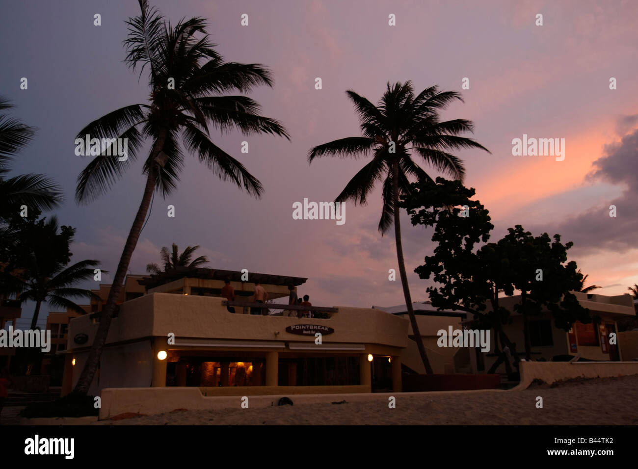 Kite beach hotel en République dominicaine au crépuscule Banque D'Images