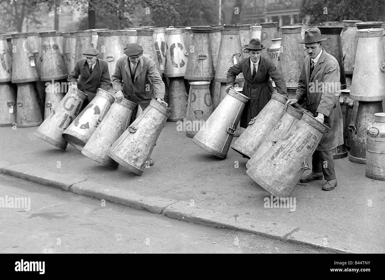 Scène de la grève générale de mai 1926 Scène dans Hyde Park, le dépôt de lait temporaire est mis en place Banque D'Images