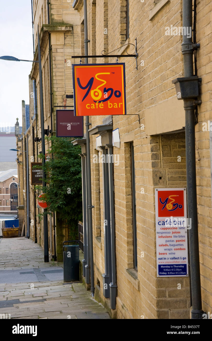 Peu d'Allemagne, de la zone de régénération urbaine à Bradford, West Yorkshire. Banque D'Images