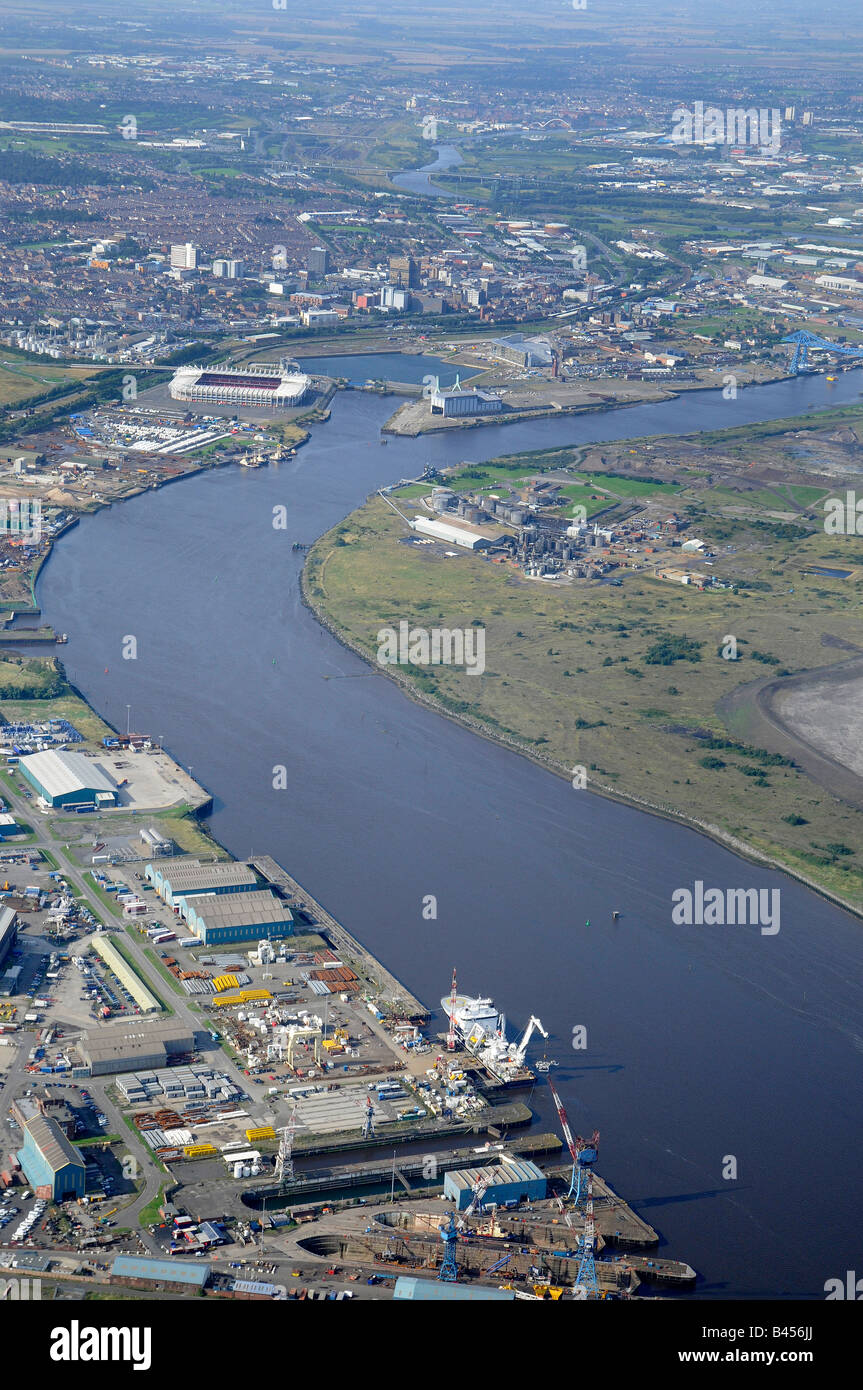 Middlesborough, le stade Riverside et la Rivière Tees, à partir de l'air, Teeside, le nord de l'Angleterre Banque D'Images