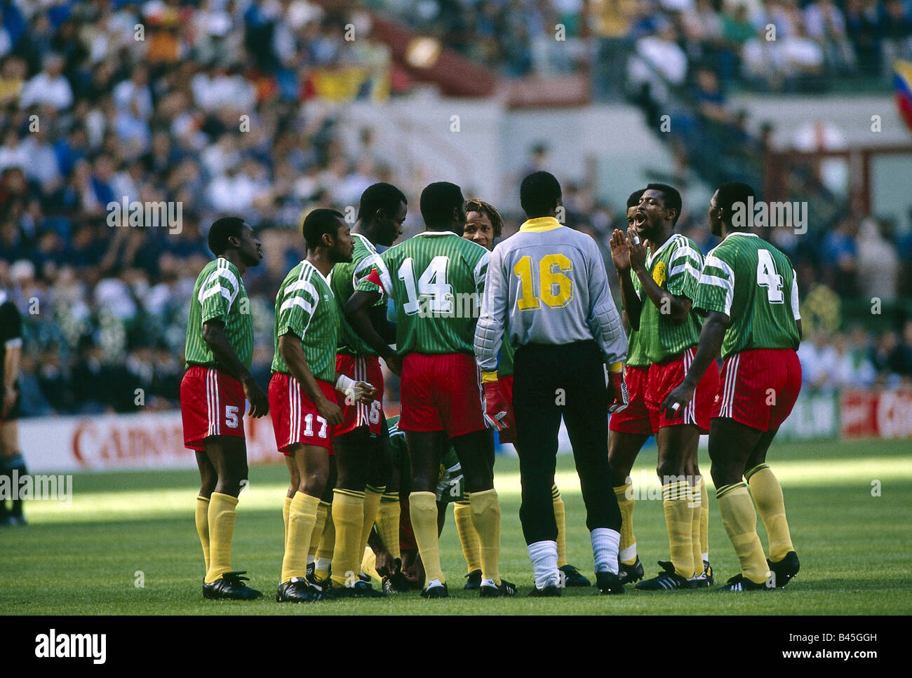 Coupe du monde 1990 cameroun Banque de photographies et d’images à