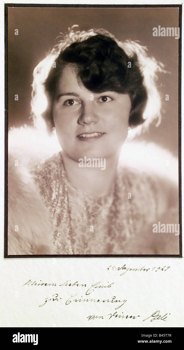 Raubal, Angela 'Geli', 4.6.1908 - 19.9.1931, nièce d'Adolf Hitler, portrait, photographie de Heinrich Hoffmann, avec dévouement pour Emil Maurice, 24.12.1929, Banque D'Images