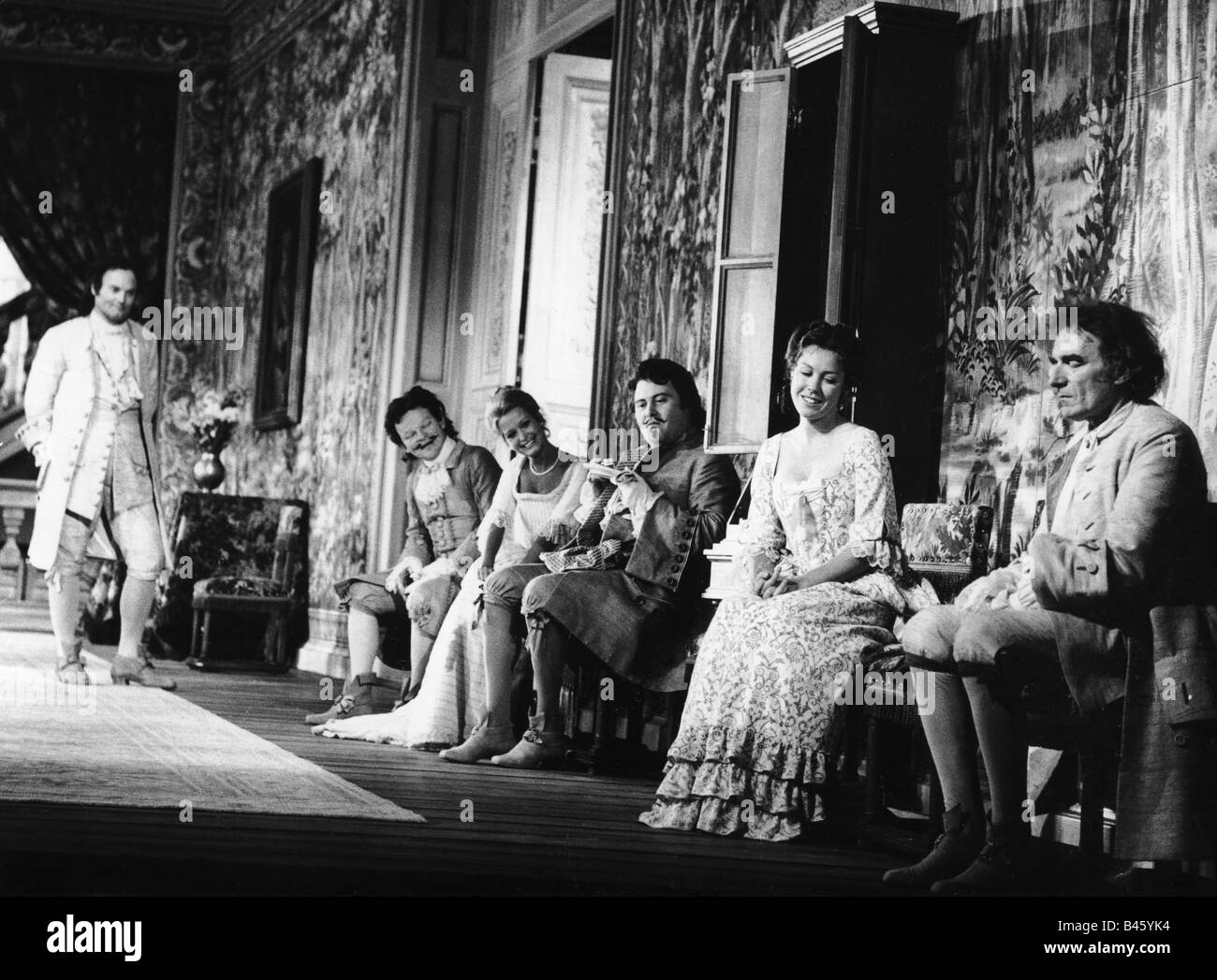 Théâtre / théâtre, 'La Misanthrope', DEU 1973, directeur: Rudolf Noelte, scène avec: Werner Kreindl, Kurt Zips, Sylvia Manas, Lambert Hamel, Gaby Dohm et Romuald Pekny, Banque D'Images