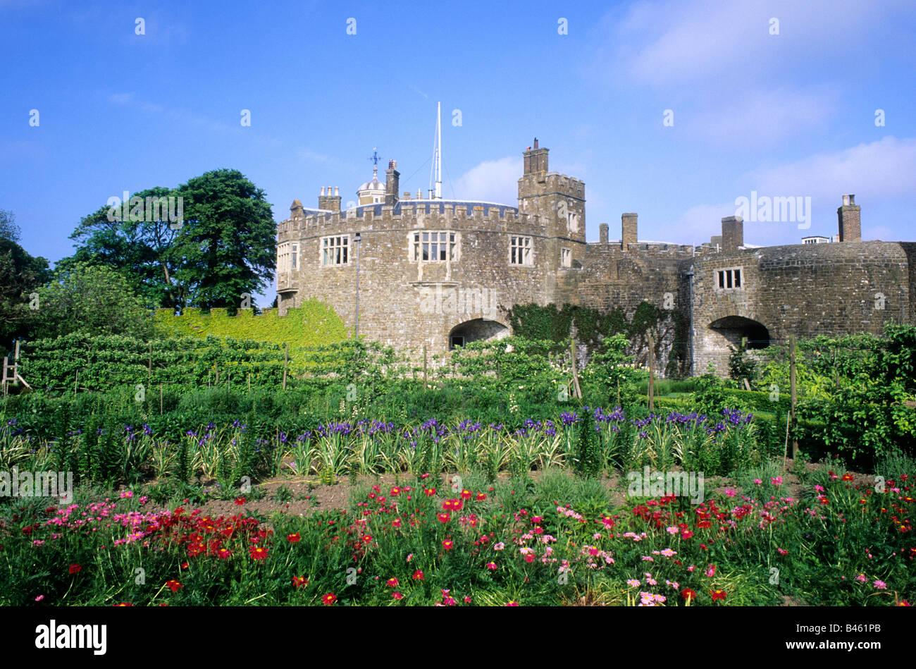 Château et Jardins de Kent Walmer Héritage anglais Tudor England UK Drapeau fort résidence de Lord Warden of the Cinque Ports 16e Banque D'Images