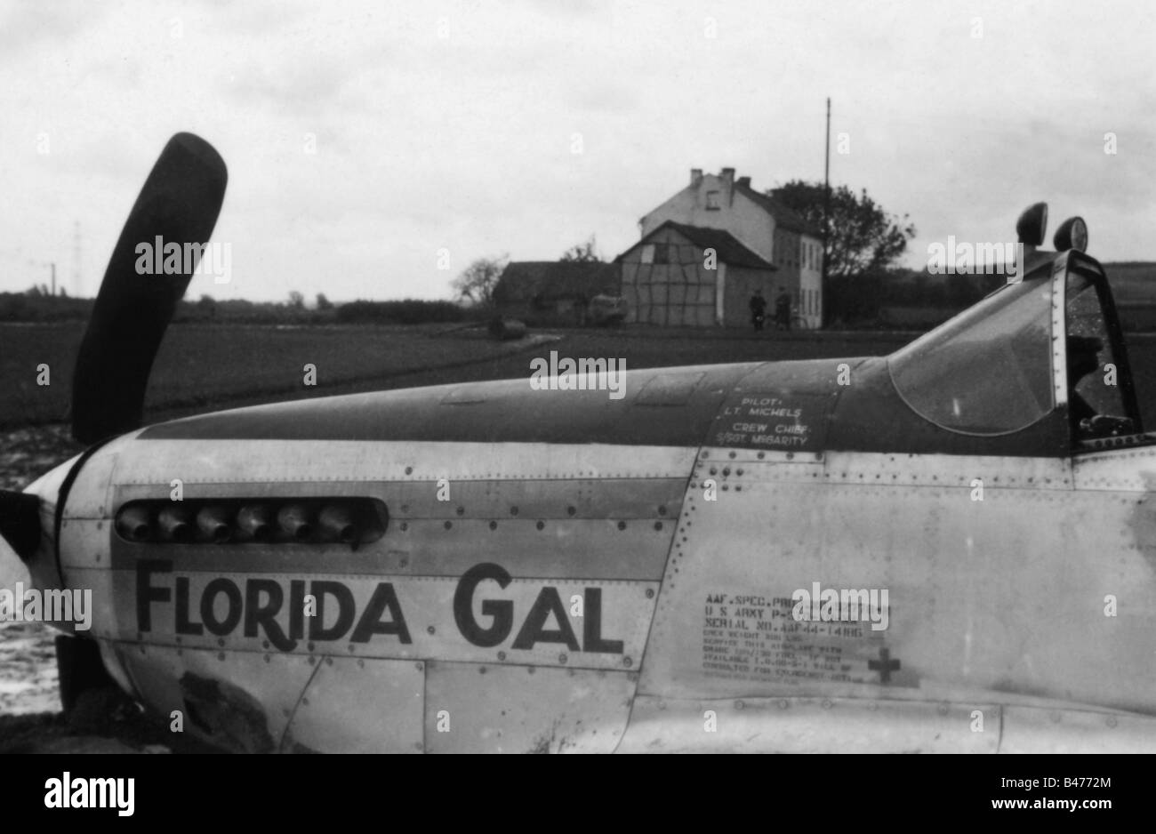 Événements, seconde Guerre mondiale / seconde Guerre mondiale, guerre aérienne, avion, écrasé / endommagé, atterrissage forcé avion de chasse américain Amérique du Nord P-51 D Mustang, 1944 / 1945, Banque D'Images
