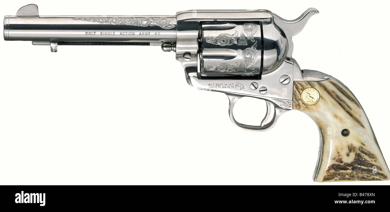 Une armée d'action unique Colt 1873, cal..45, no 56123SA. Alésage brillant,  5 1/2 pouces de long. Produit en 1970. Inscription standard sur le canon.  Cylindre, barillet et poignée avec gravure au tendril.