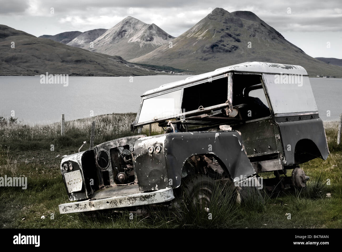 "Vu de meilleurs jours d'accident de voiture sur l'île de Raasay, Ecosse, vue de la montagnes Cuillin sur l'île de Skye Banque D'Images