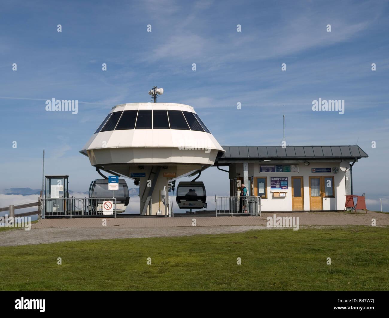 La gare supérieure du téléphérique Marktbachjochbahn Niedreau au moyen du câble utilisé par les randonneurs de l'Autriche en été et les skieurs en hiver Banque D'Images