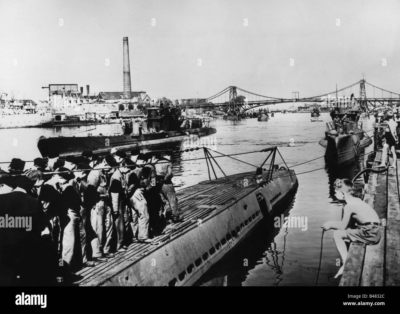 Événements, seconde Guerre mondiale / seconde Guerre mondiale, Allemagne, les sous-marins allemands entrent dans Wilhelmshaven pour se rendre aux forces alliées, mai 1945, Banque D'Images