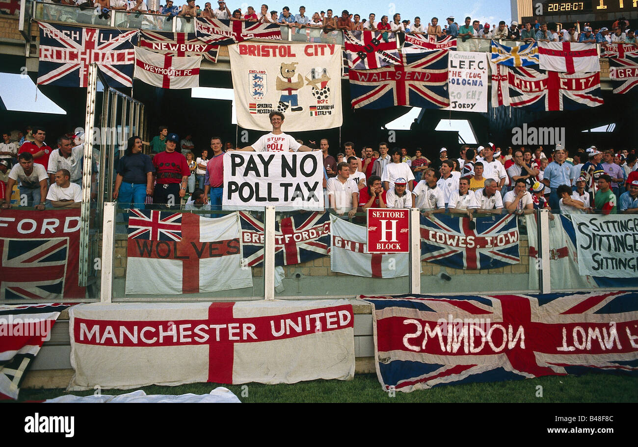 Sport / Sports, football, football, coupe du monde 1990, finale, match de groupe, Angleterre contre les Pays-Bas, Cagliari, 16.6.1990, fans anglais, fan, courbe de ventilateur, drapeaux, bannière, match, historique, XXe siècle, personnes, années 1990, Banque D'Images