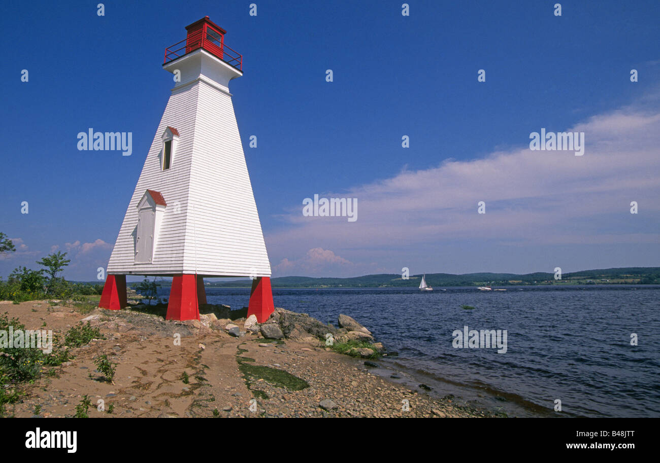 Un phare à Oak Point Provincial Park sur la rivière Saint-Jean, au Nouveau-Brunswick. Banque D'Images