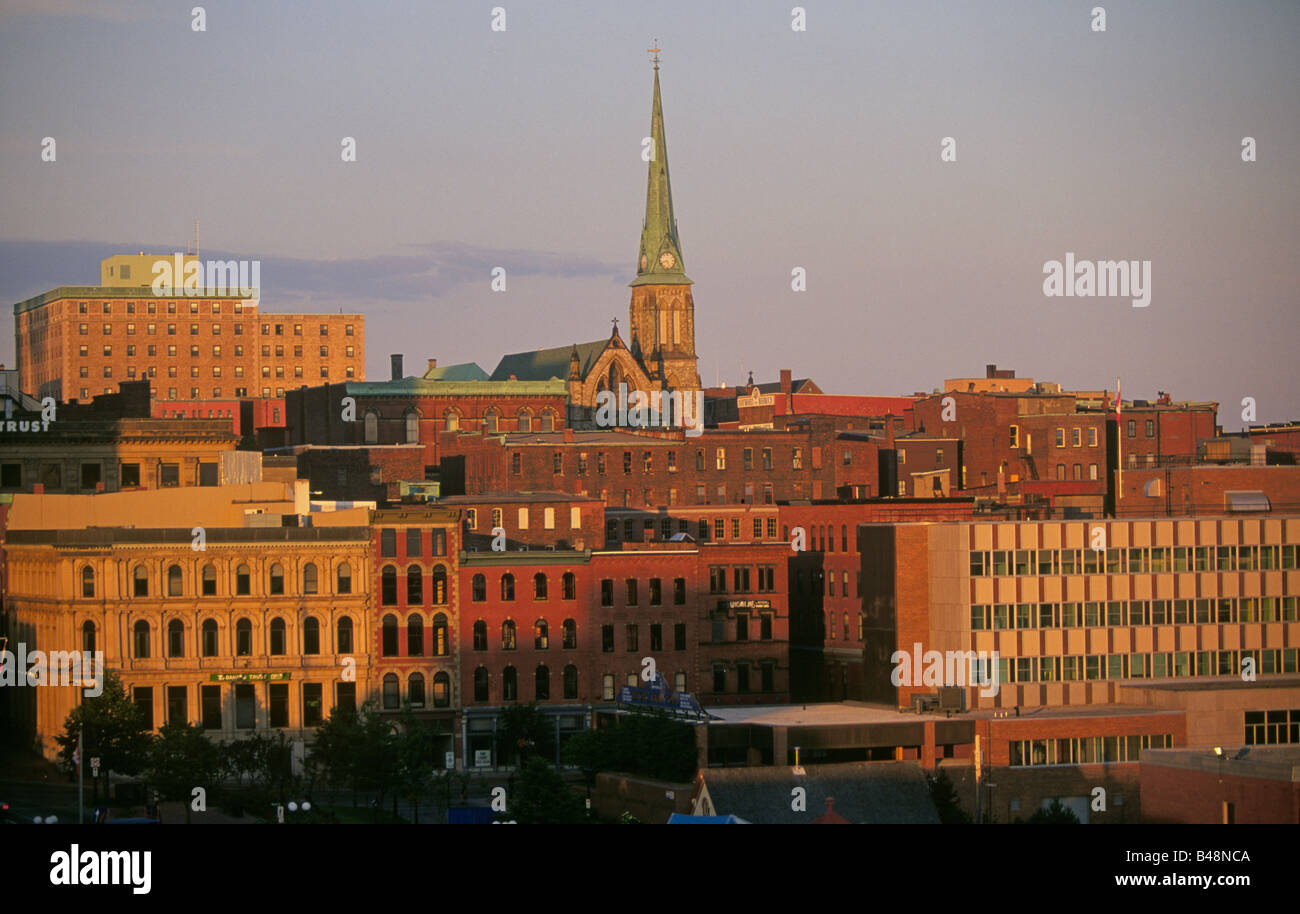 Une vue sur le centre-ville de Saint John New Brunswick au coucher du soleil Banque D'Images