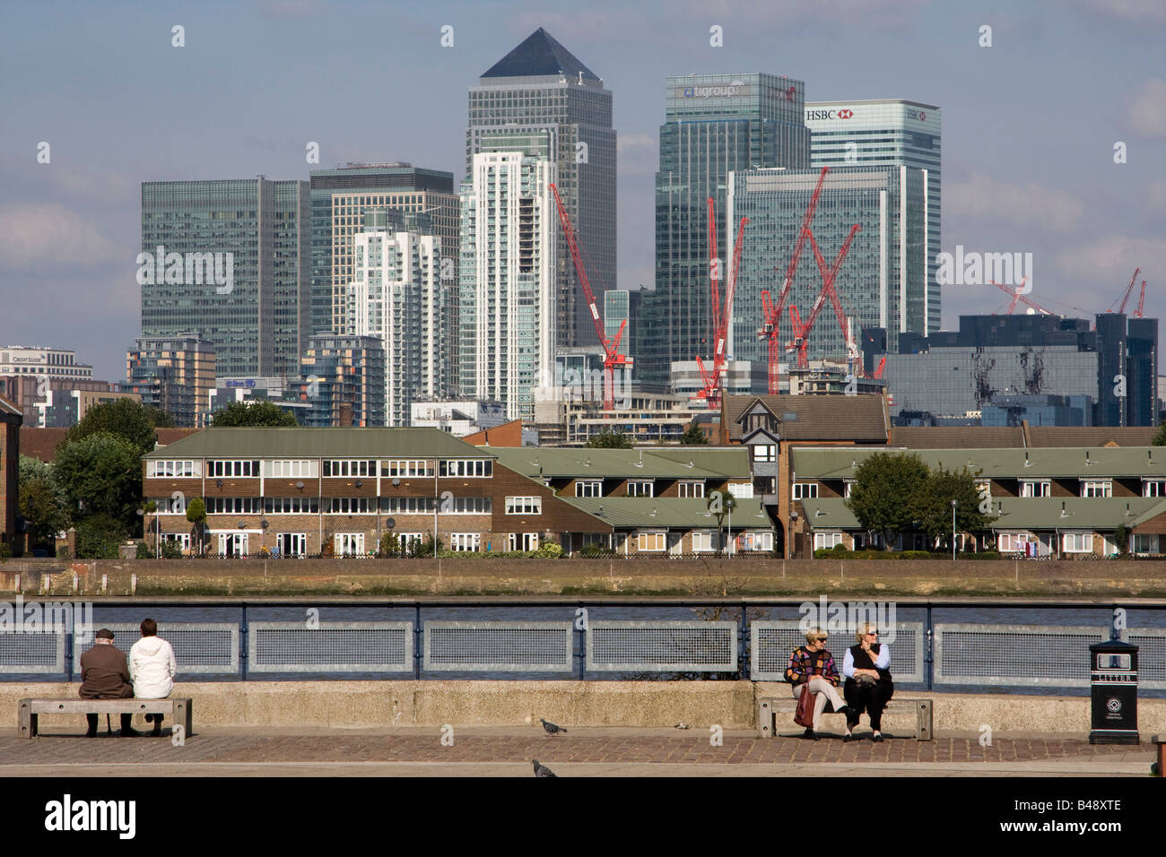 Canary Wharf Docklands de Londres sur la tamise de Greenwich Pier Banque D'Images