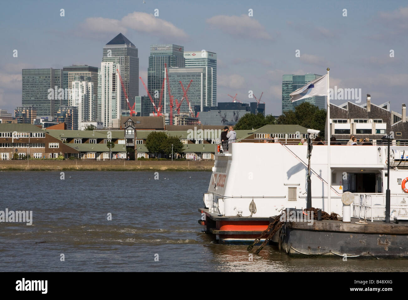 Canary Wharf Docklands de Londres sur la tamise de Greenwich Pier Banque D'Images