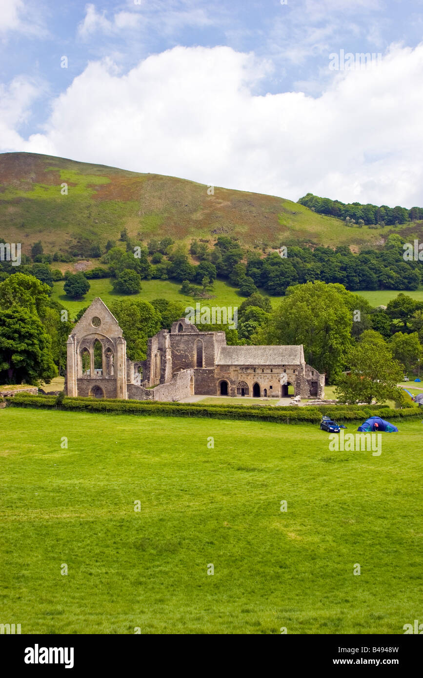 Valle Crucis Abbey et du 13e siècle près de camping, Llangollen Denbighshire Wales Grande-bretagne UK 2008 Banque D'Images