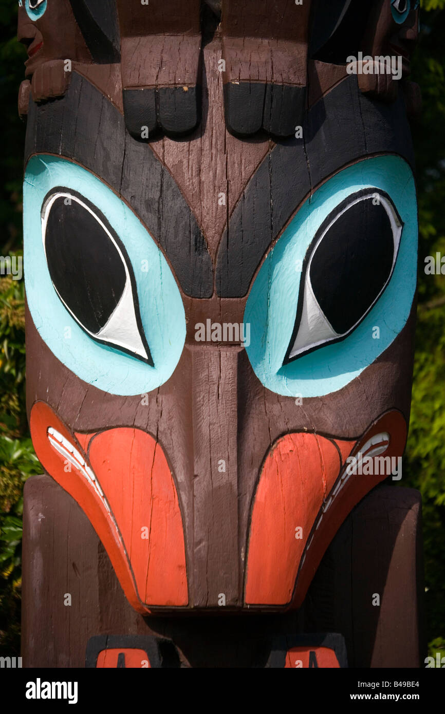 Totems dans le parc Stanley de Vancouver, British Columbia, Canada Banque D'Images