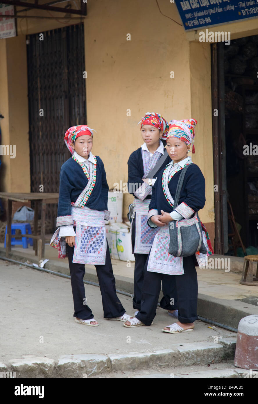 Dao rouge Femmes à Sapa Marché Banque D'Images