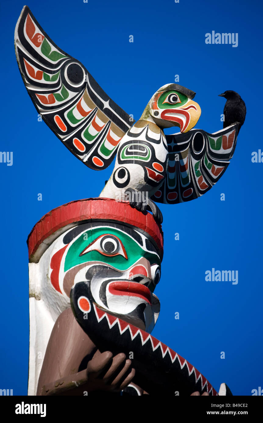 Totems dans le parc Stanley de Vancouver, Colombie-Britannique, Canada. Banque D'Images
