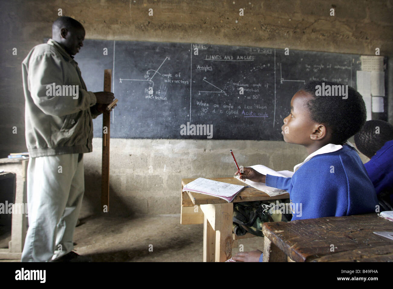 Élèves africains dans une salle de classe pendant la leçon, Naro Moru, Kenya Banque D'Images