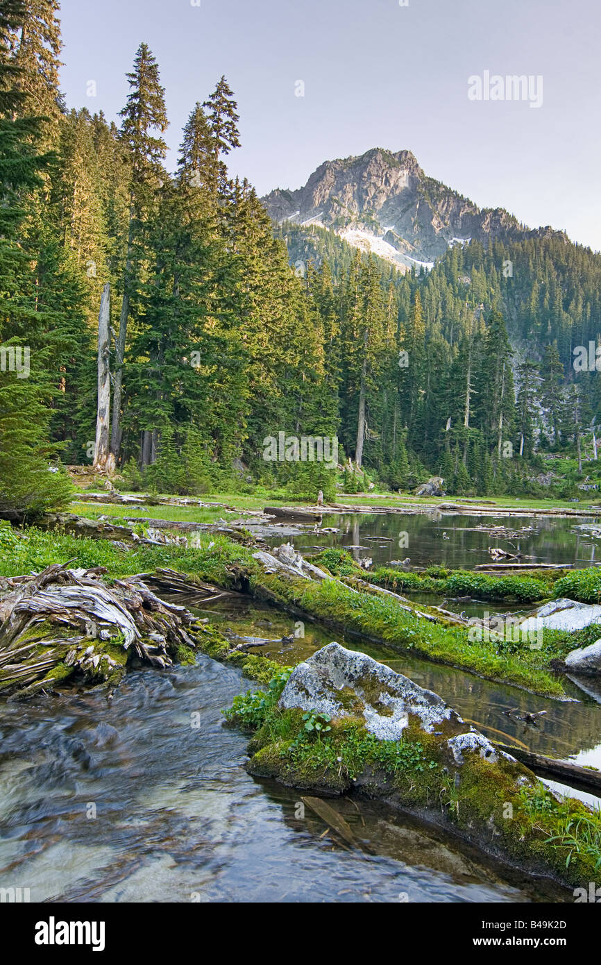Lac surprise près de Stevens Pass Washington USA Banque D'Images