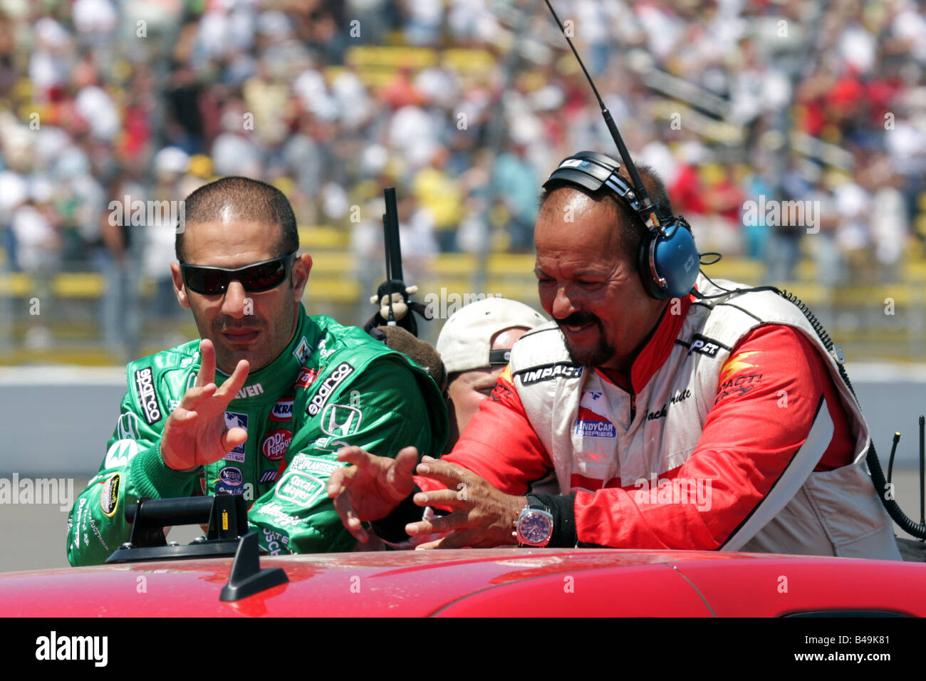 Tony Kanaan avec Jack Arute avant course Banque D'Images