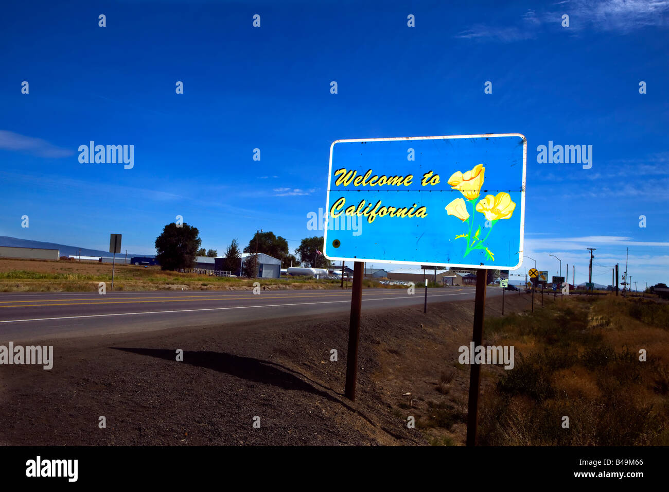 Panneau de bienvenue de l'état de Californie, l'autoroute 139 à l'état de l'Oregon et en Californie. Banque D'Images