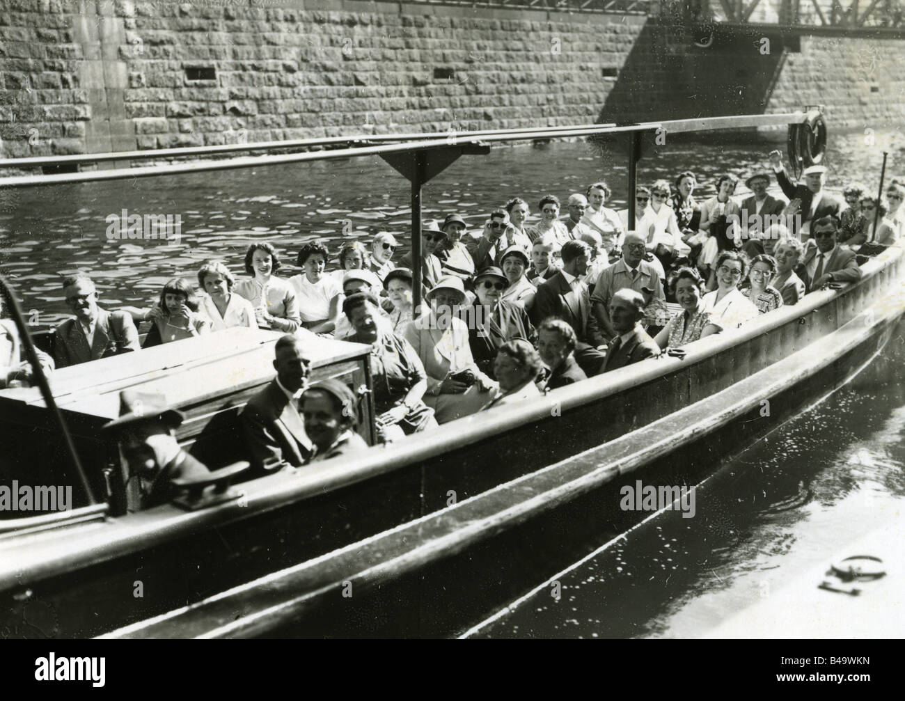 Tourisme, excursions en bateau, excursion dans le port de la fête, Hambourg, mai 1957, Banque D'Images