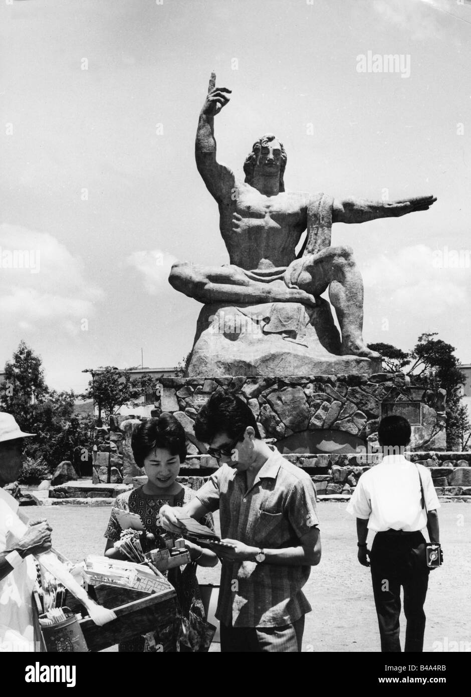 Géographie / voyages, Japon, villes, Nagasaki, monuments, monument pour la paix, années 1950, Banque D'Images