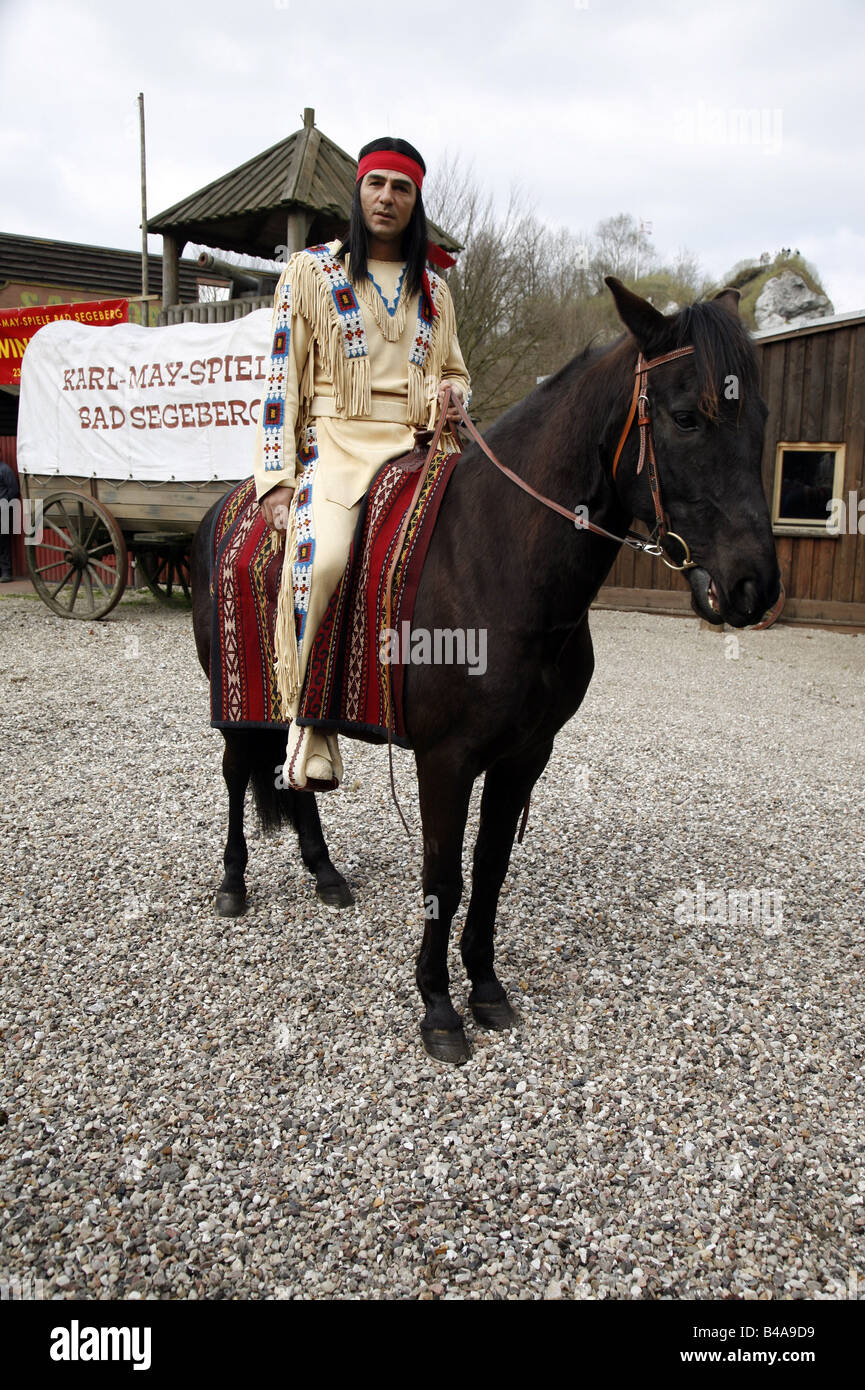 Sander, Erol, * 9.11.1968, acteur turc - allemand, pleine longueur, comme Winnetou, Karl May Festival, Bad Segeberg, 11.4.2007, Banque D'Images