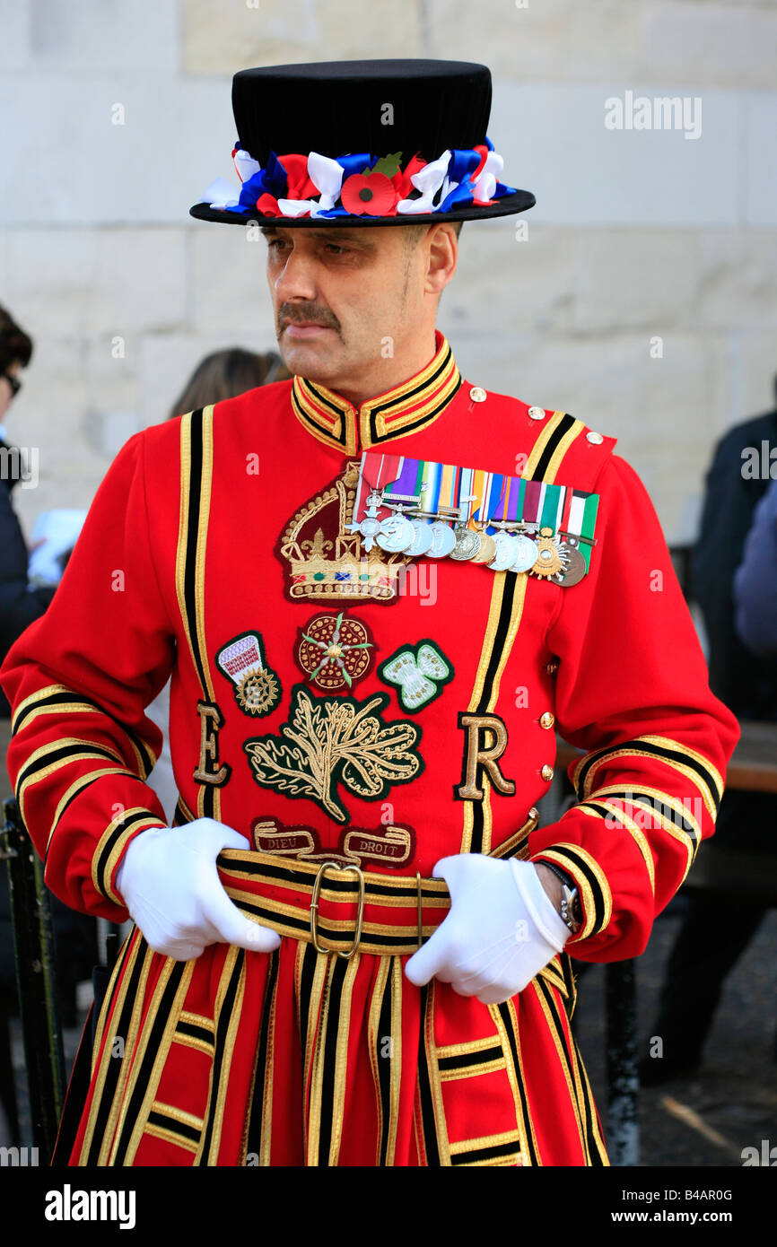 Tenue de cérémonie Beefeater Tour de Londres Photo Stock - Alamy