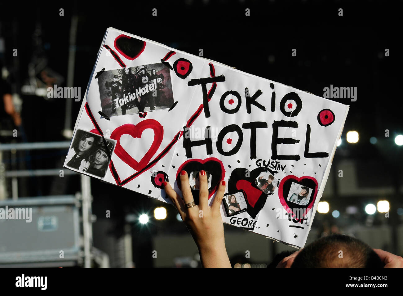 Un fan de rock allemand 'Tokio Hotel' lors d'un concert à Paris, France Banque D'Images