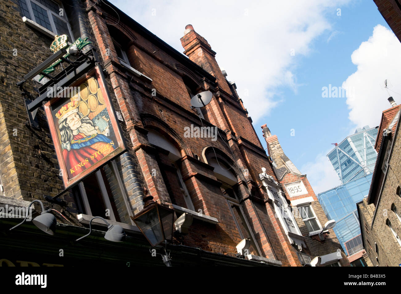 Nouveau bureau au Royaume-Uni et de bâtiments anciens dans l'évolution de l'Est de Londres Spitalfields Photo Julio Etchart Banque D'Images