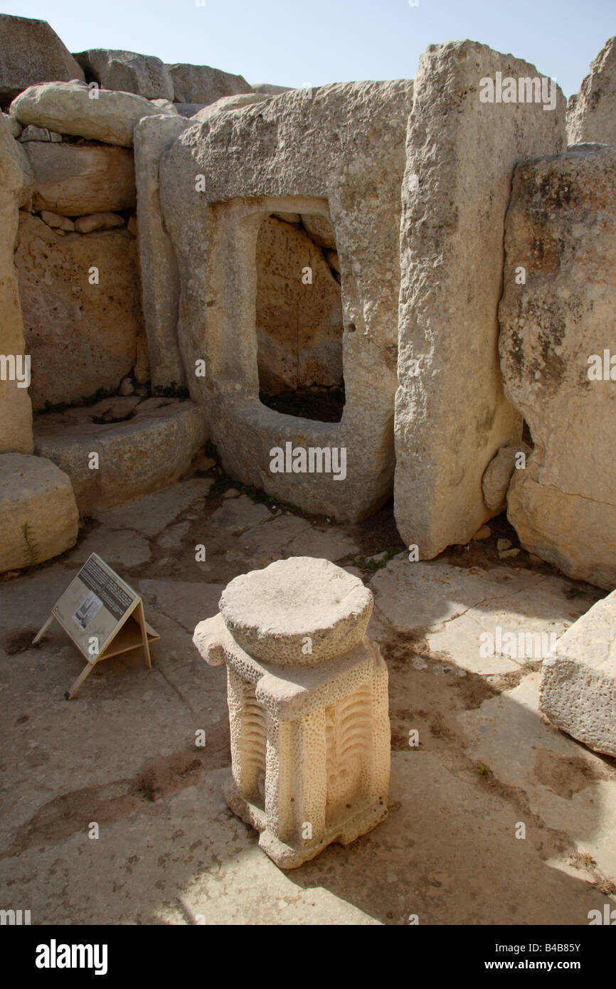 Une abside latérale au sein d'Hagar Qim, temple mégalithique de Malte. Banque D'Images