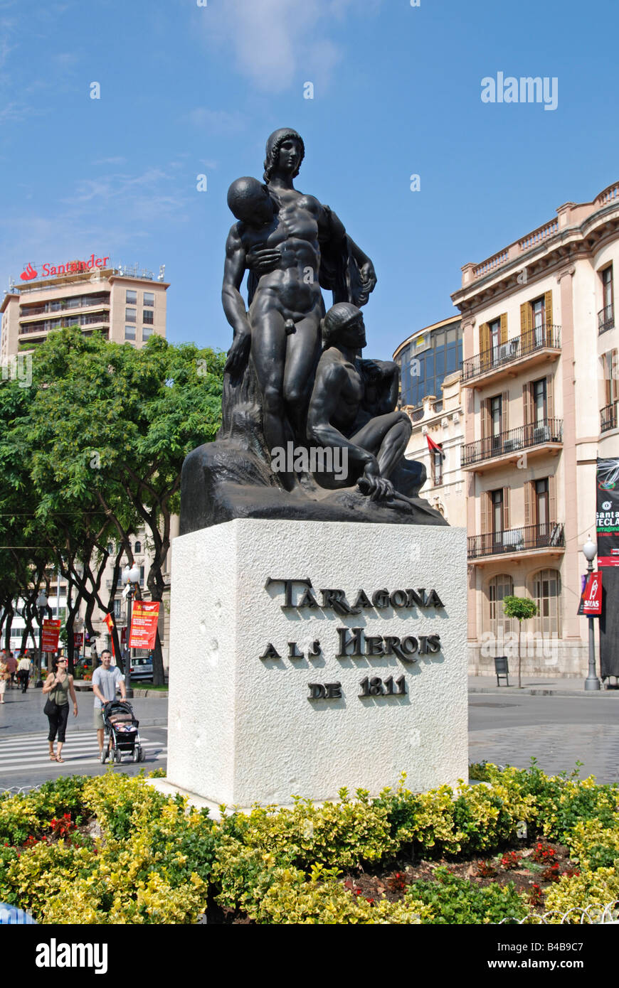 La statue commémorative des héros sur La Rambla Nova, Tarragone, aux héros du siège de Madrid par les français en 1811 Banque D'Images
