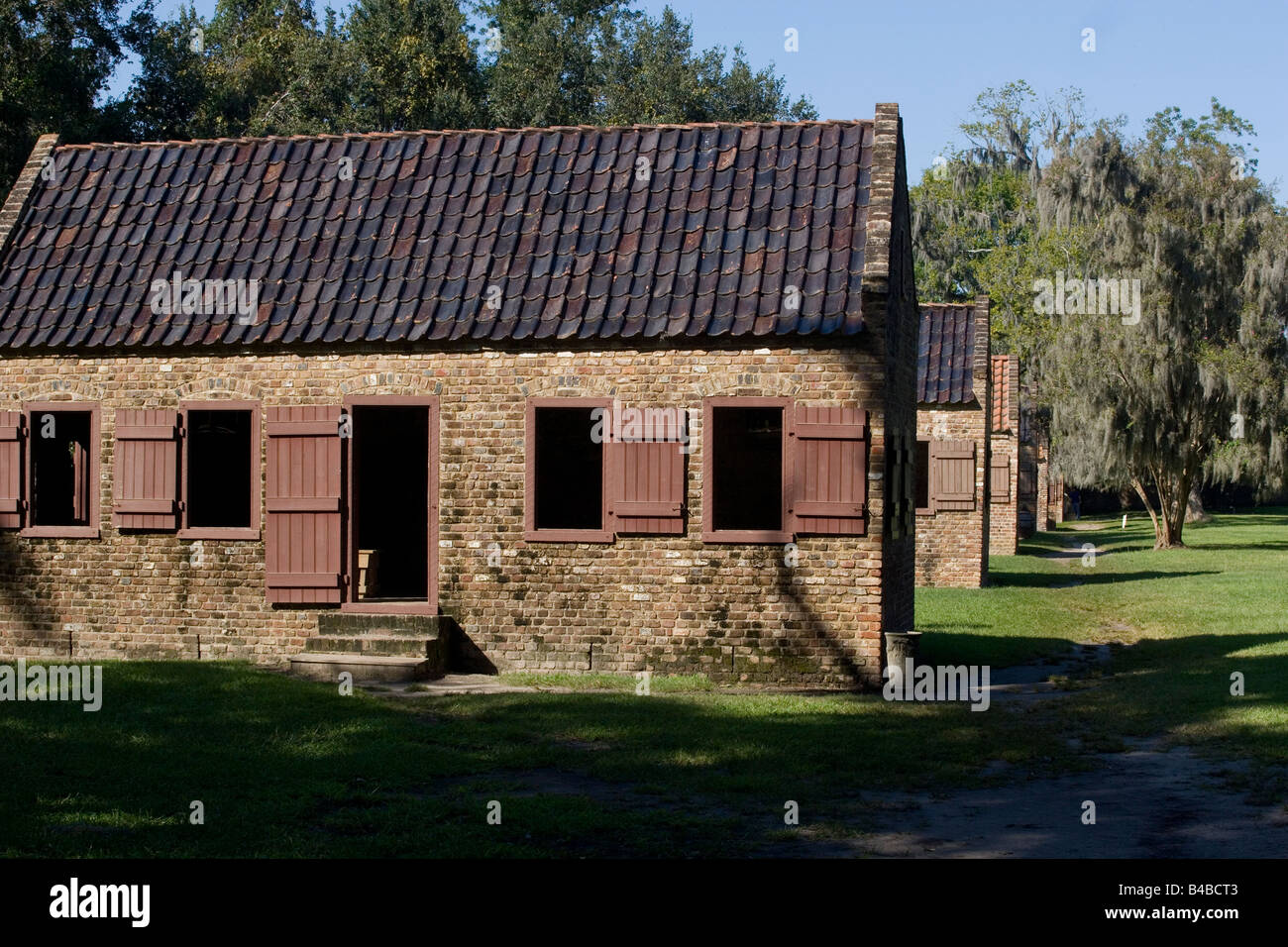 Ancien esclave quarts à Boone Hall Plantation à Mt Pleasant SC juste à l'extérieur de Charleston Banque D'Images