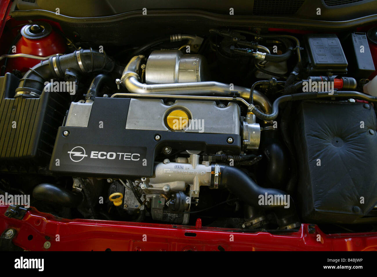 Voiture, Opel Astra cabriolet, moteur diesel, l'année de modèle 2000-,  orange , open top, vue dans le compartiment moteur, moteur, technique/a  Photo Stock - Alamy