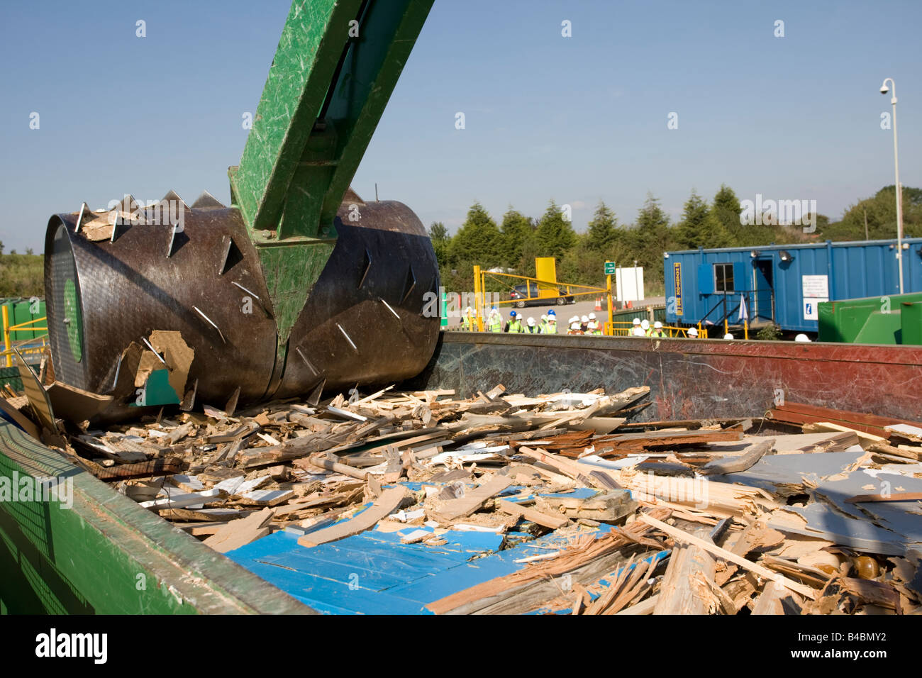 Broyeur de bois bois d'shreddings Wingmoor site recyclage domestique Stoke Orchard Farm Cheltenham UK Banque D'Images