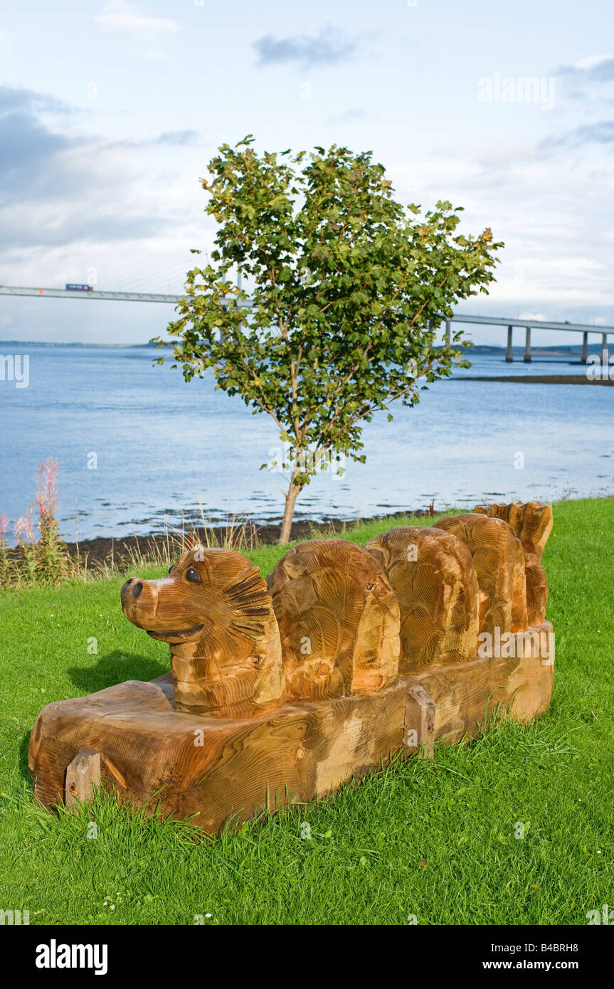 Sculpture à la tronçonneuse en bois de 'Nessie' Loch Ness à Inverness. Merkinch Banque D'Images