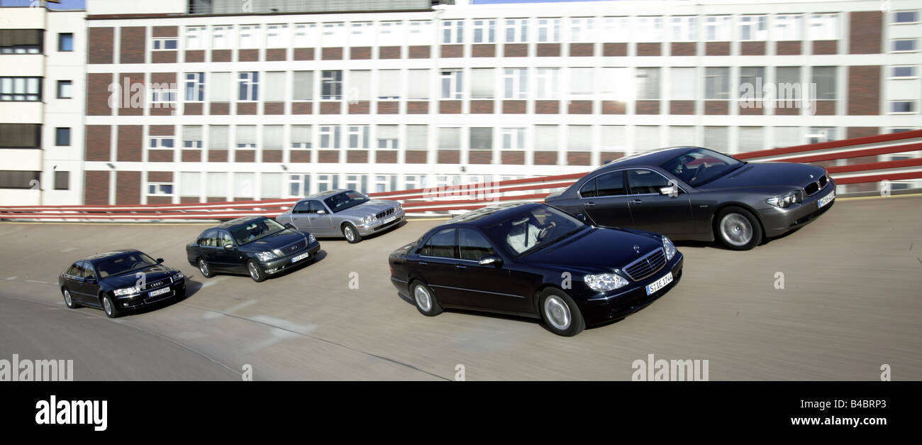 Photo de groupe, location de bateau environ s, Limousines, Audi A8 4.2 Quattro, l'année de modèle 2002- / Lexus LS 430, année de construction 2004- Banque D'Images