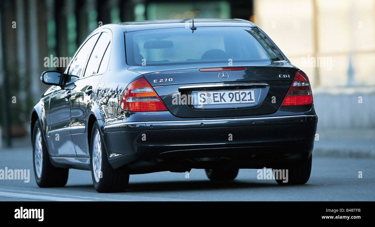 Mercedes e class e 270 cdi Banque de photographies et d'images à haute  résolution - Alamy