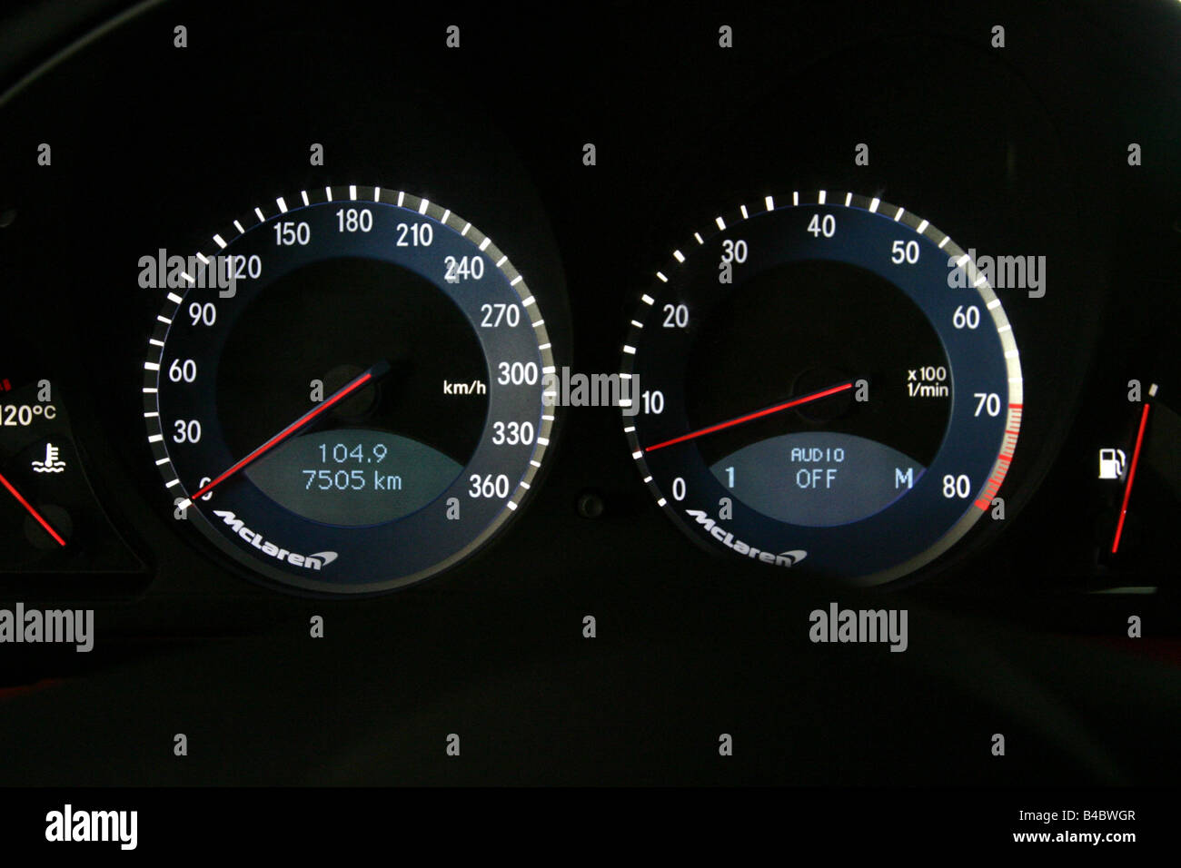 Voiture, Mercedes SLR McLaren, coupé/cabriolet, roadster, l'année de modèle 2003,- vue détaillée, vue de l'intérieur, Cockpit, redational-débit sens Banque D'Images