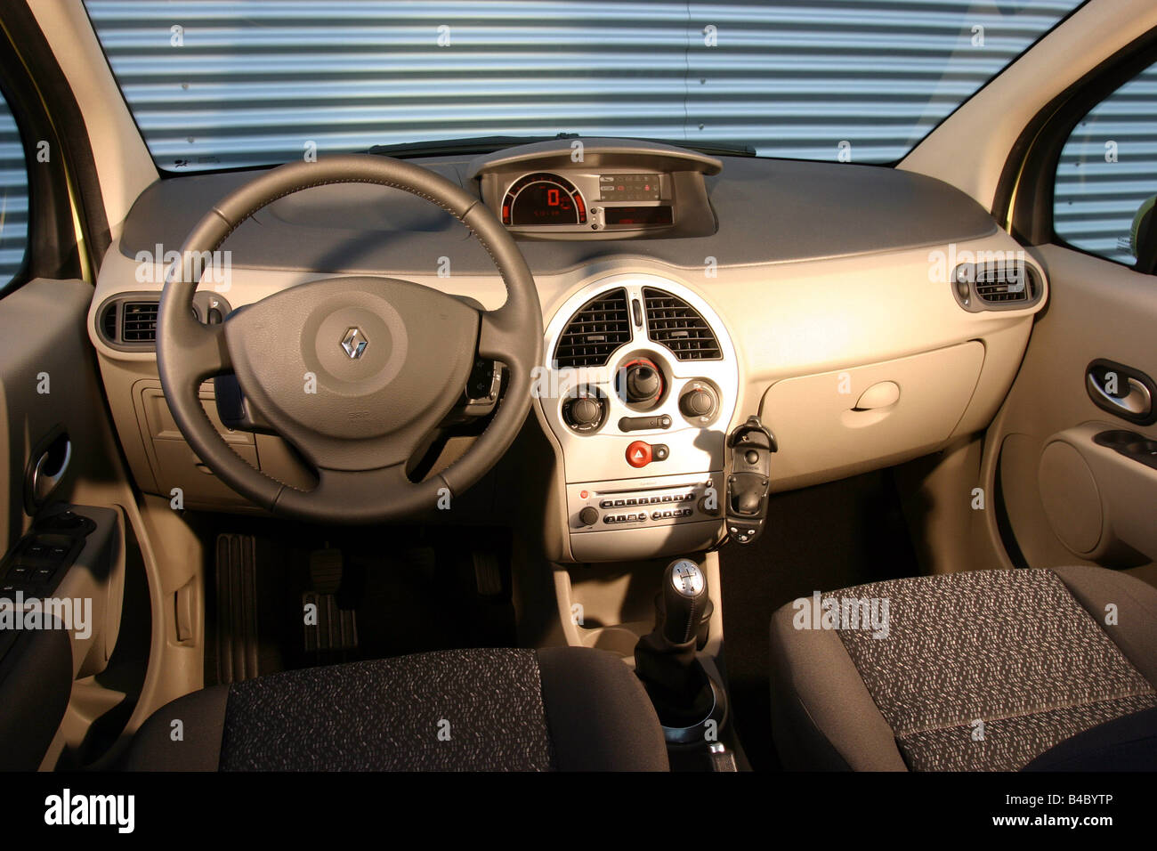 Voiture, Renault Modus 1.5 dCi, année modèle 2004, jaune--métalliques, classe de taille moyenne, Limousine, vue de l'intérieur, vue de l'intérieur Banque D'Images