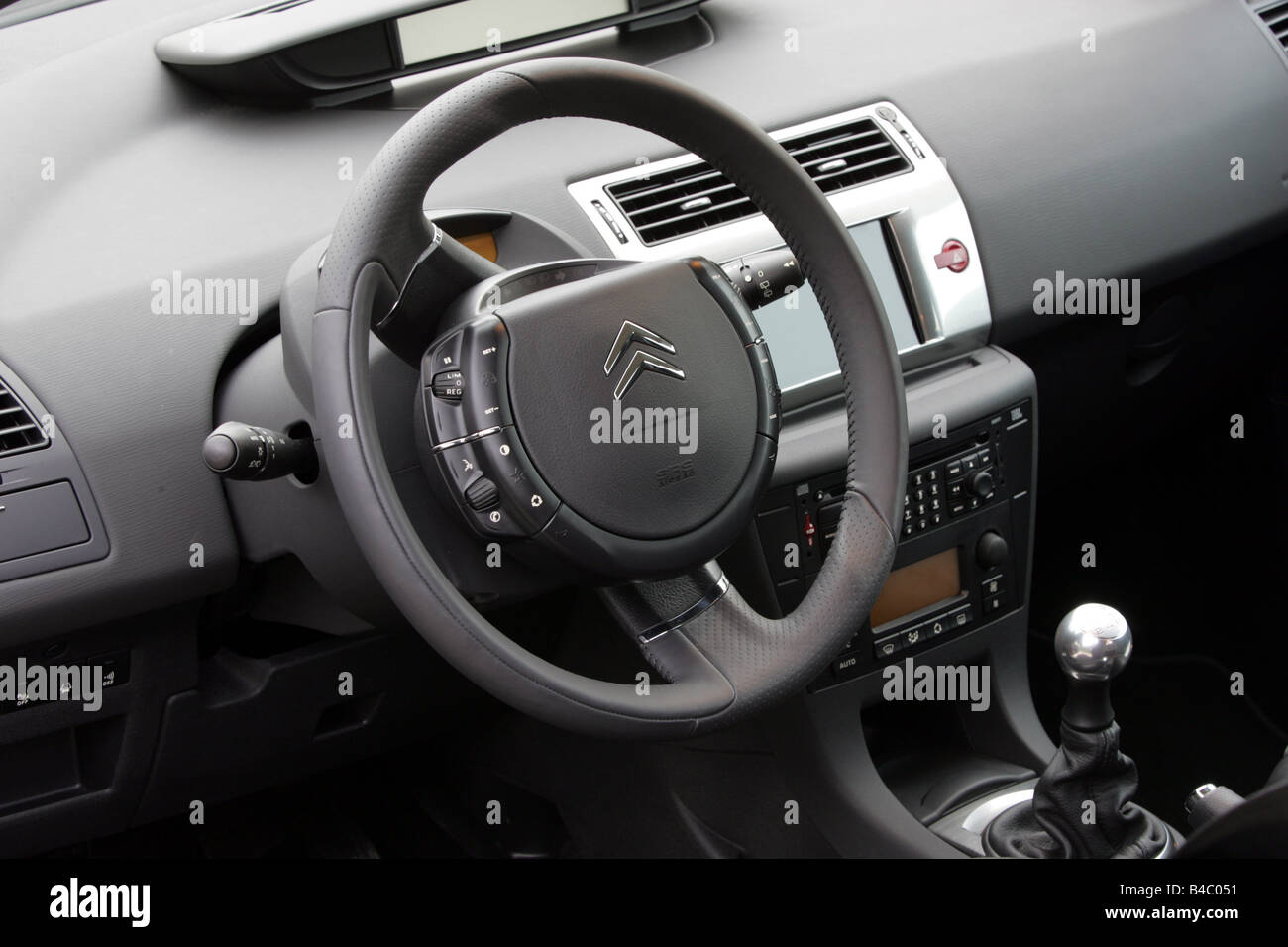 Voiture, la Citroën C4, l'année de modèle 2004-, classe de taille ...