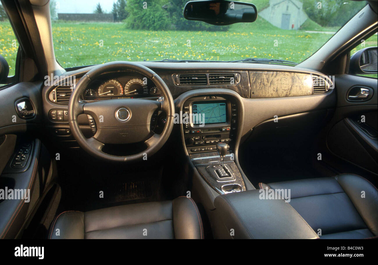 Voiture, Jaguar S-Type R, de taille moyenne supérieure , Limousine, l'année de modèle 2002-, noir, vue de l'intérieur, vue de l'intérieur, l'habitacle, la technique/ Banque D'Images