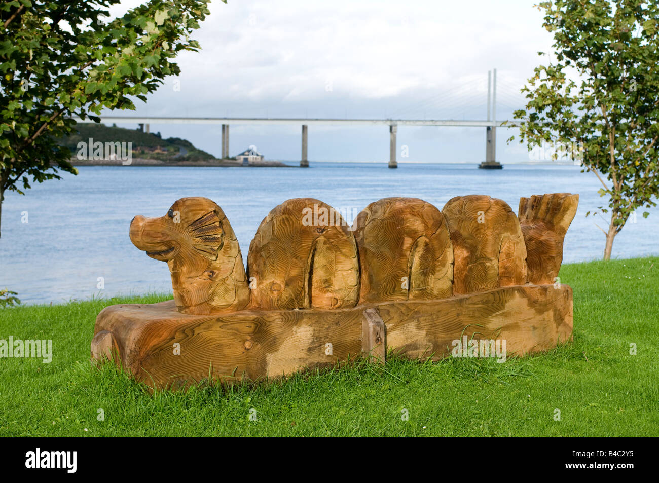 Sculpture à la tronçonneuse en bois de 'Nessie' Loch Ness à Inverness. Merkinch Banque D'Images