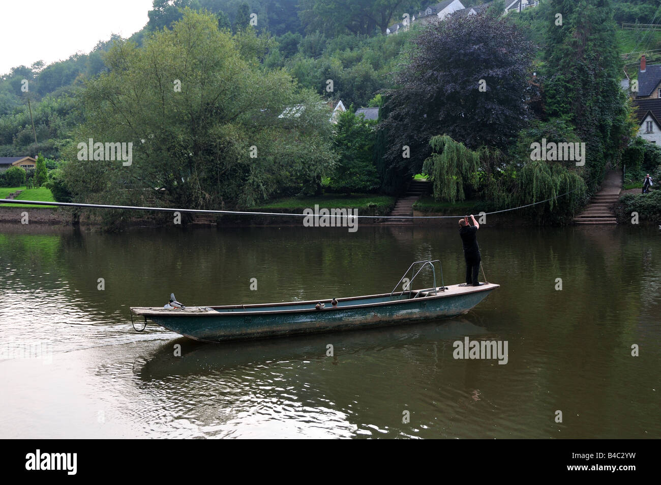 La vieille corde tirée de Wye River acress ferry Symonds Yat Herefordshire Angleterre Banque D'Images