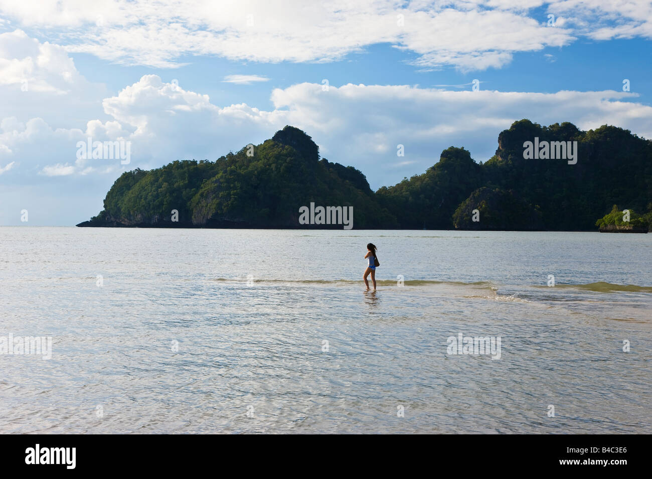En Asie, la Malaisie, l'île de Langkawi, Pulau Langkawi, la plage et le littoral à Pantai Tanjung Rhu Banque D'Images