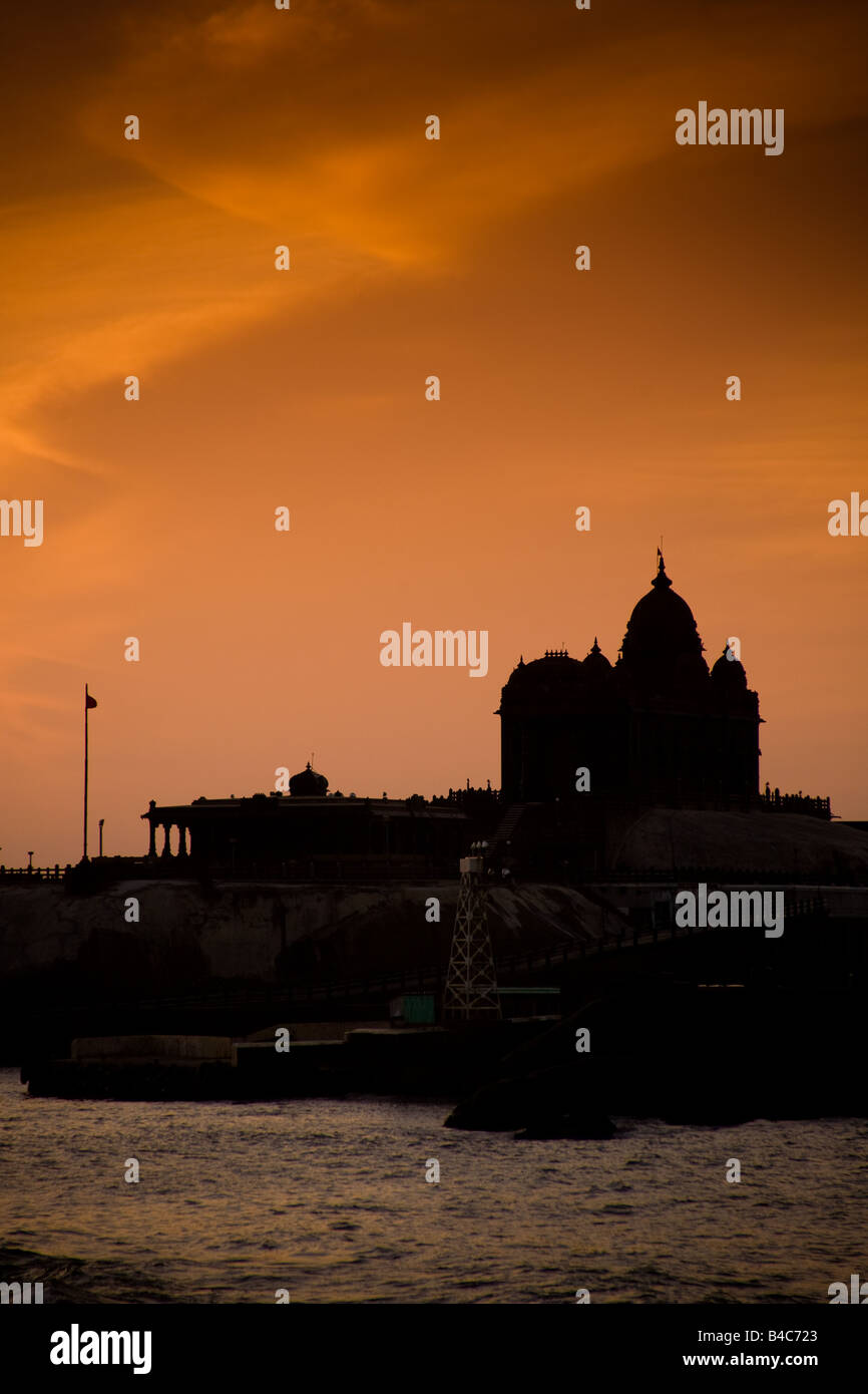 Silhouette du temple à Vivekananda Rock, Kanyakumari Banque D'Images